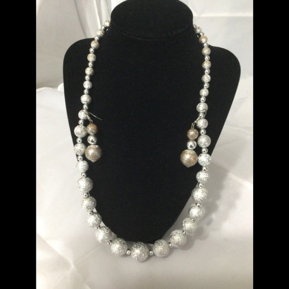 Vintage Silver Ball Necklace & Wire Earring Set - Picture 5 of 7